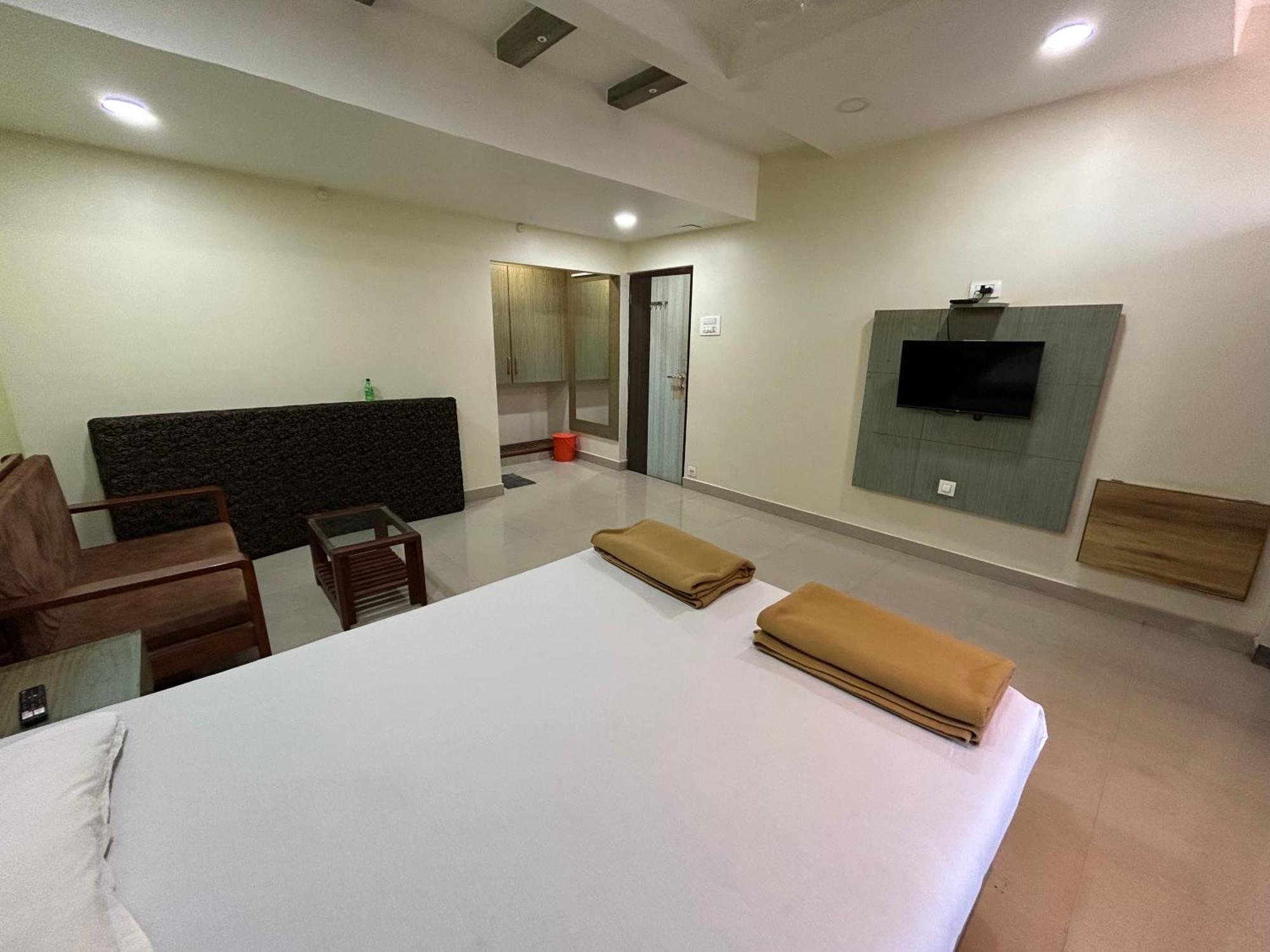 Hotel Aaba'S Gomantak Sawantwadi Exterior foto